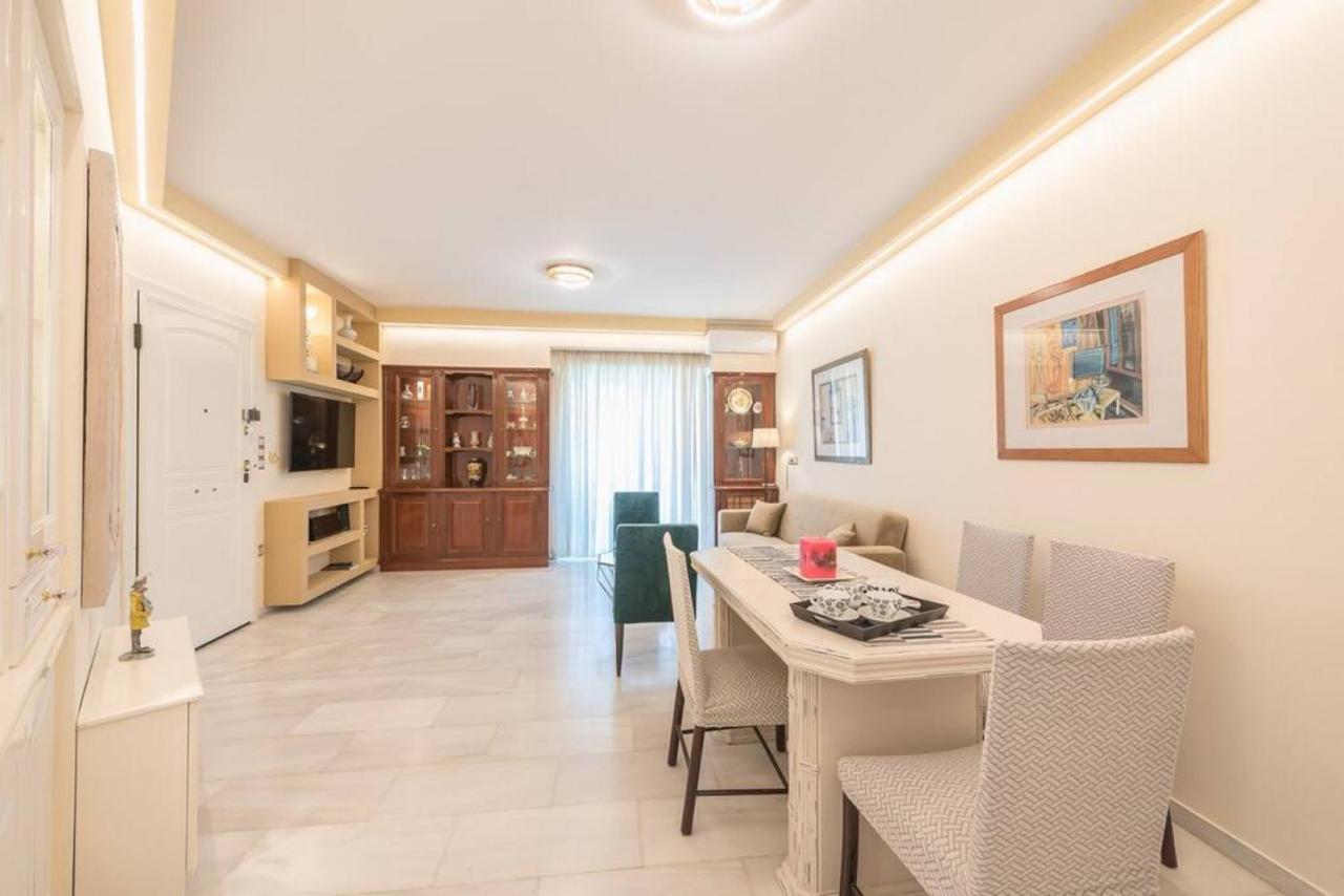 Central 3Br Apartment Next To Panormou Metro! アテネ エクステリア 写真