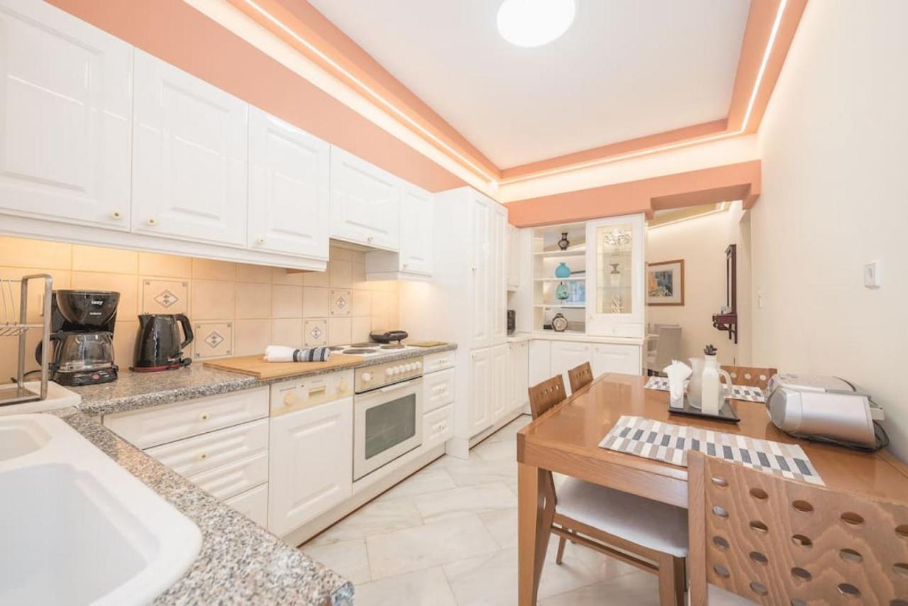 Central 3Br Apartment Next To Panormou Metro! アテネ エクステリア 写真
